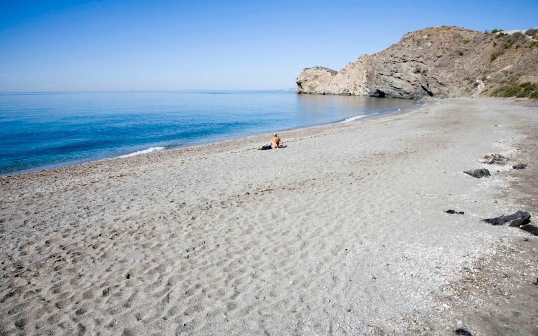 Playas nudistas en Granada